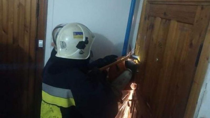 У Луцьку в зачиненій квартирі виявили мертвого чоловіка