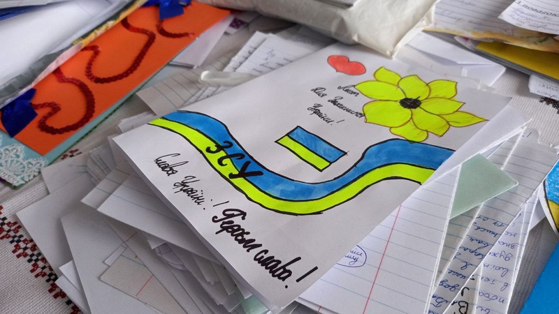 У громадах Волині зібрали тисячу листів для військових. ВІДЕО