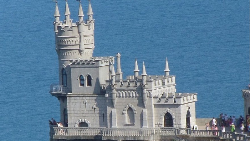 Після деокупації у Криму можуть відібрати статус автономії