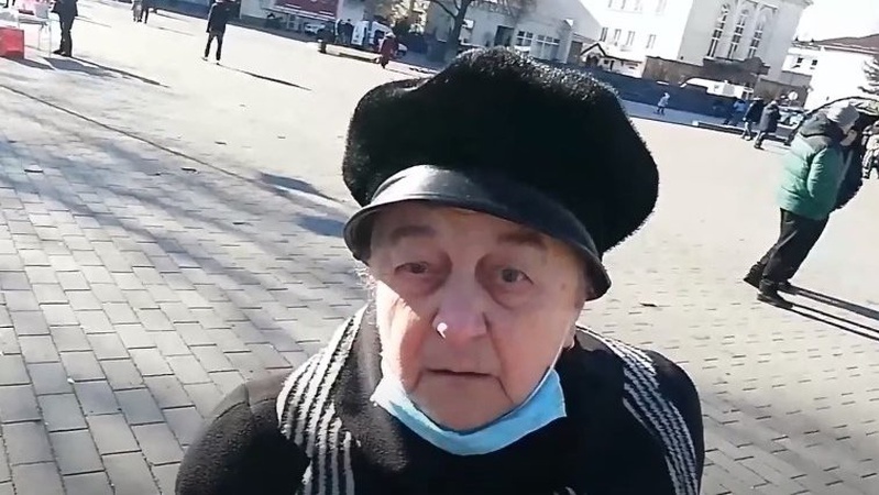 «Собака не може вкусити, то лиже яйця», – відео з лучанкою про Путіна підриває «Тік-Ток»