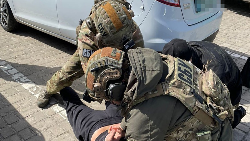 СБУ на Волині заблокувала незаконний збут партії бронежилетів і касок