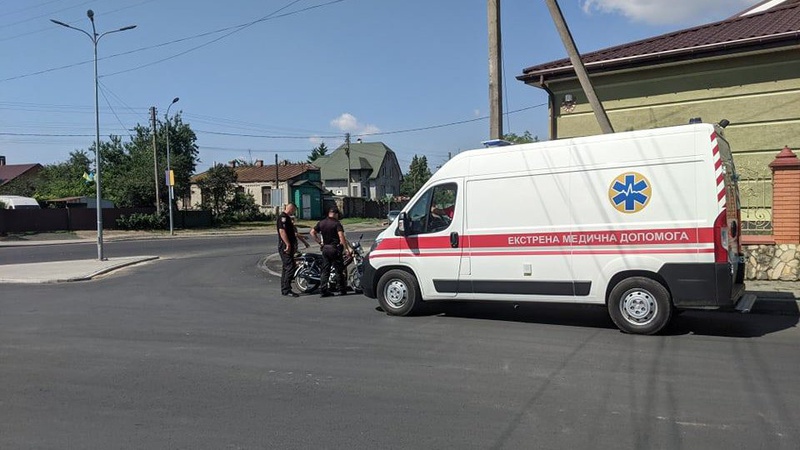 У Володимирі не розминулися мотоцикліст та бус