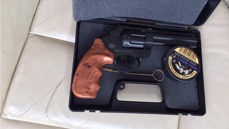 Через волинський кордон чоловік намагався перевезти пістолет «Stalker» з набоями