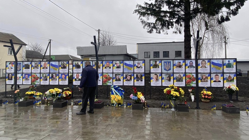 У селищі на Волині відкрили Алею Слави загиблих Героїв