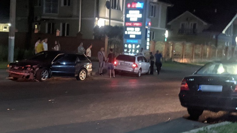 ДТП у Володимирі: пошкоджено обидві автівки. ФОТО