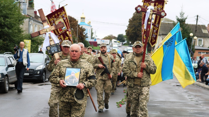 На Волині попрощалися з молодим Героєм Олександром Чируком