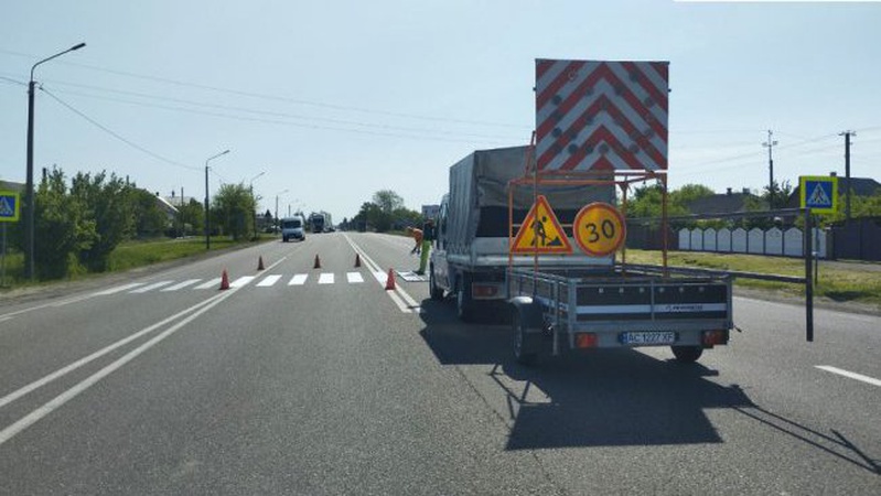 На трасі Луцьк – Рівне поновлюють дорожню розмітку