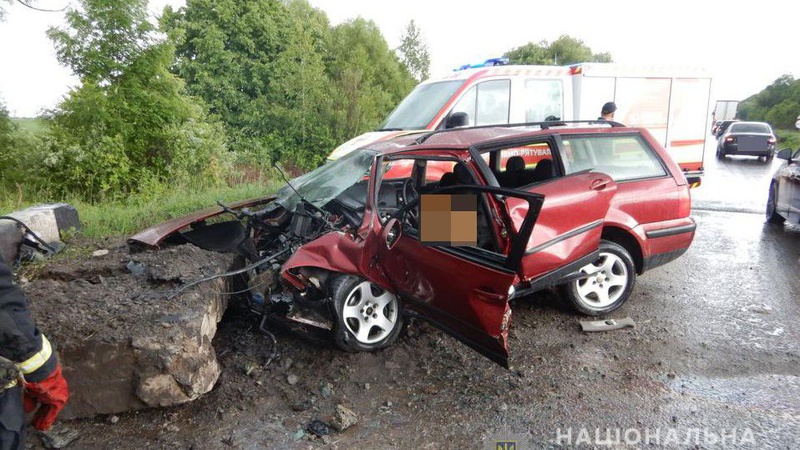 Врізався в бетонний блок: подробиці смертельної ДТП на Волині. ФОТО