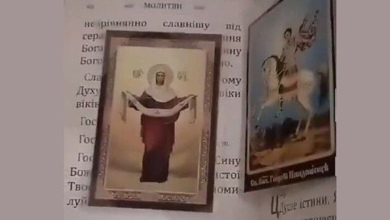 Осколок застряг у молитовнику: боєць з Волині поділився своєю історією порятунку