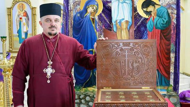 «Коли молюся, ніби обіймаю солдатів в окопах», - протоієрей отець Іван Зеленко з Волині