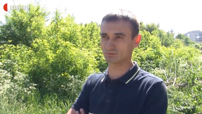 У Луцьку розчищають берег Сапалаївки