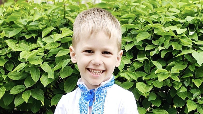 Його серце б’ється в грудях волинянки: матір розповіла, як її загиблий син врятував трьох дітей