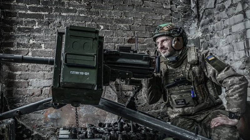 Ситуація у Бахмуті складна, туди направили підкріплення – Маляр