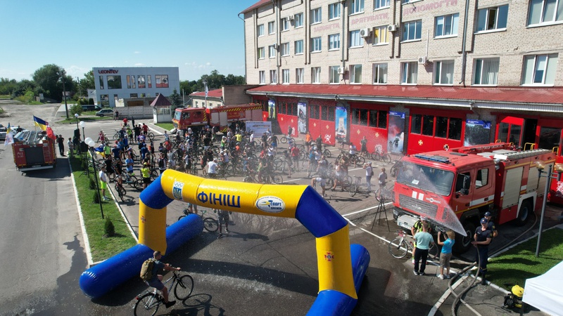 У Луцьку фінішував благодійний велопробіг на підтримку ЗСУ