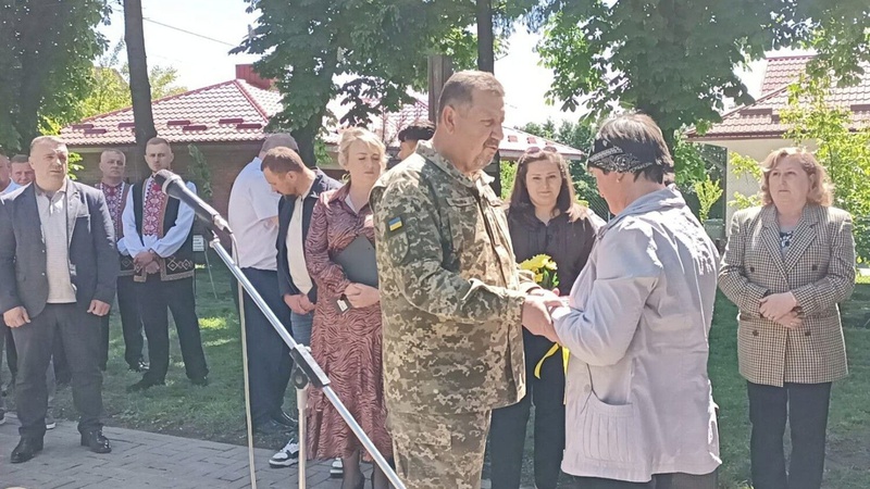 Почесну нагороду полеглого Героя з Волині вручили його дружині