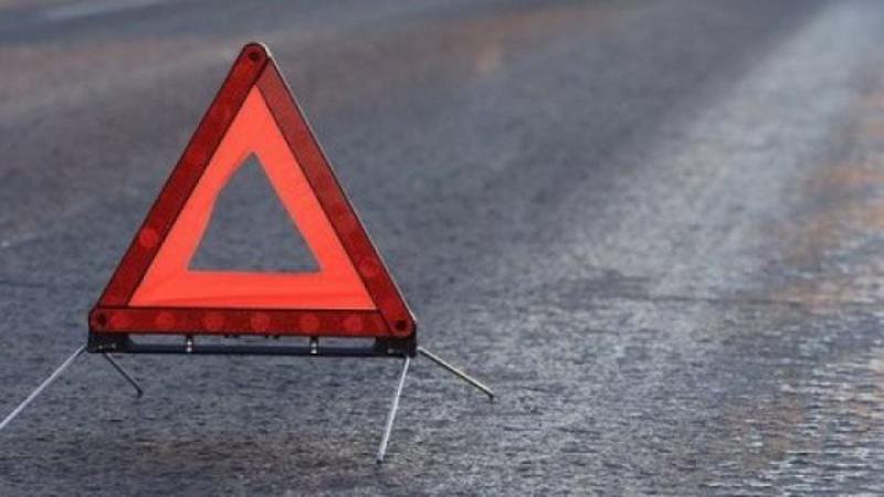 У Володимирі автомобіль наїхав на чоловіка, який лежав посеред дороги