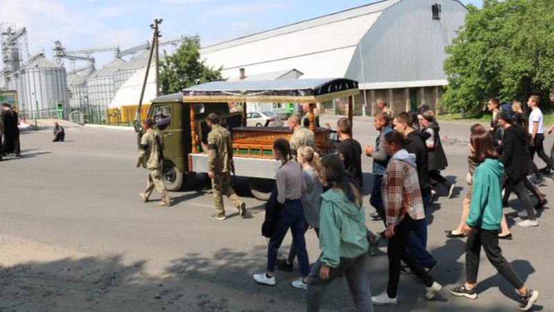 Коханий чоловік та найкращий тато: на Волині попрощалися із Героєм Володимиром Шоцьким