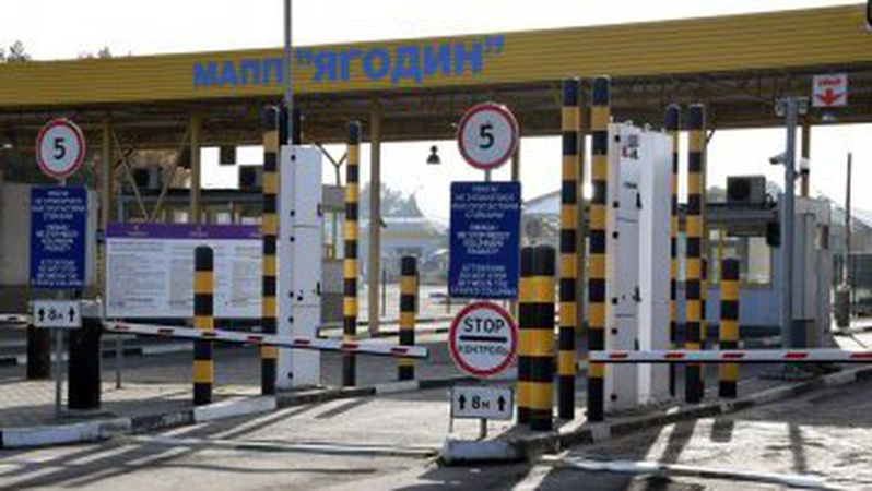 Ситуація на «Ягодині»: перестали пропускати легкові автомобілі