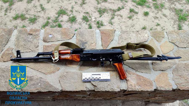 На Волині трьом торговцям зброєю повідомили про підозру