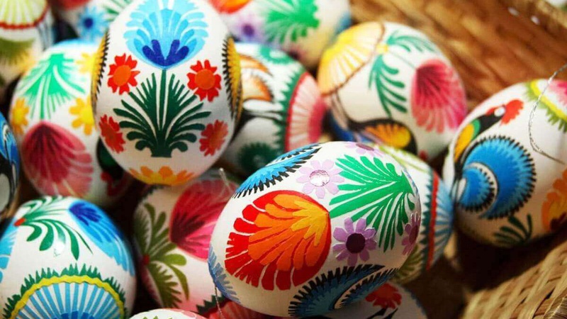 У волинській лікарні діток вчили писанкарству