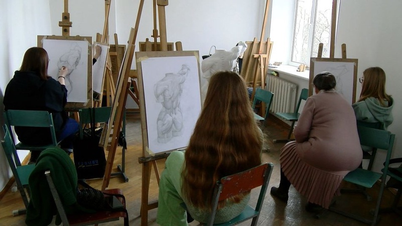 Майстриня гобеленів з Миколаєва творить та працює у Луцьку