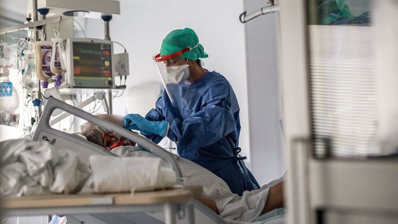 В Україні за добу 310 смертей від коронавірусу, на Волині – 13