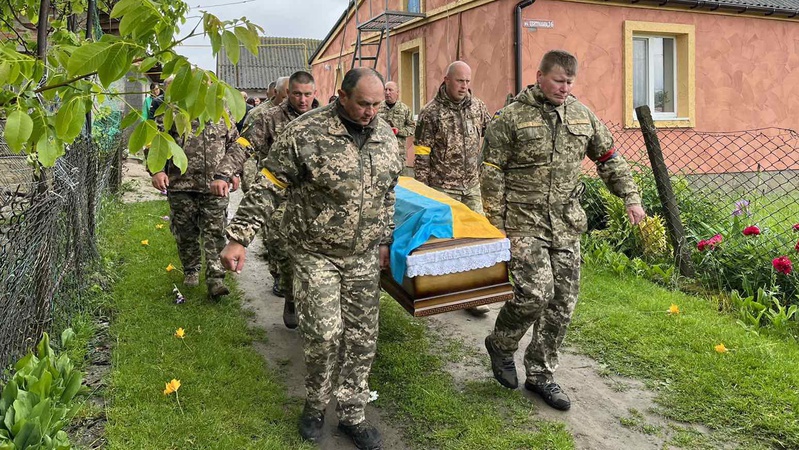 У Рожищенській громаді провели в останню дорогу загиблого Героя
