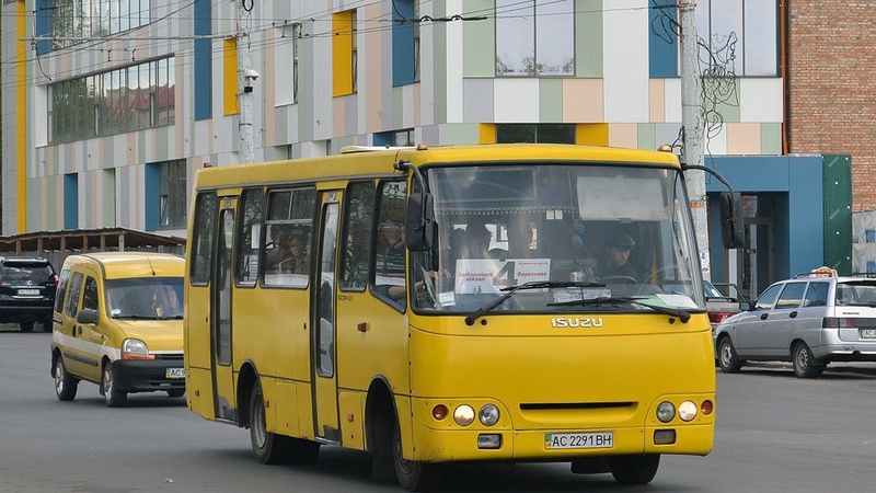 Дочекатись останню маршрутку: до котрої години має курсувати транспорт у Луцьку