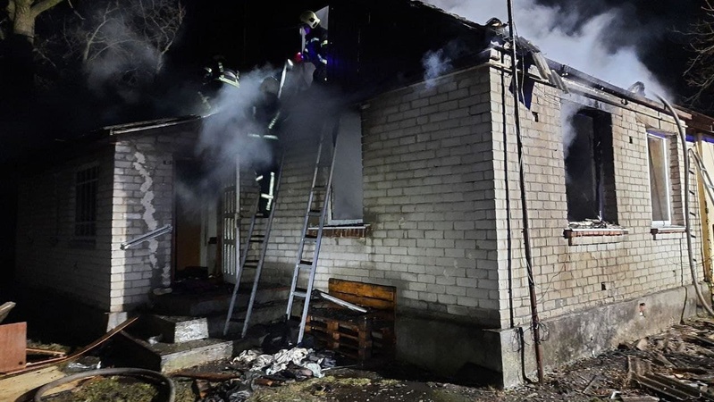 У Ківерцях горів будинок: під час пожежі загинуло двоє людей
