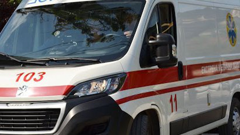 Госпіталізували 29-річного волинянина, який випадково пробив грудну клітку, впавши з ножем