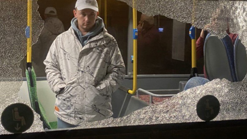 У Луцьку хулігани жбурляють каміння у маршрутки: їх розшукують