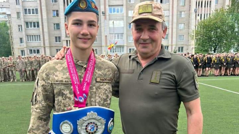 Волинянин став володарем двох поясів на чемпіонаті Європи з ММА