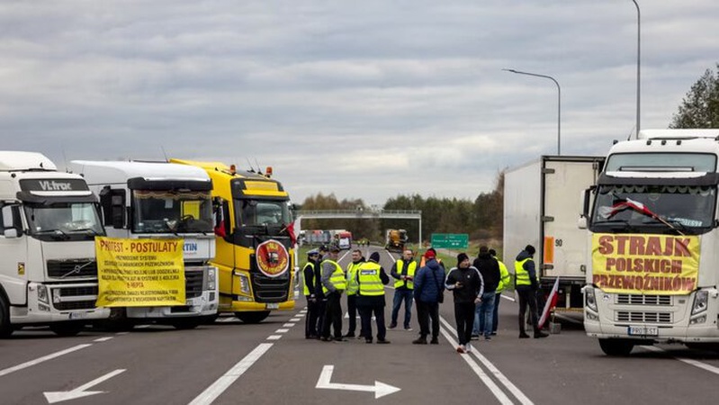 Блокада на кордоні: уряд Польщі зробив нову заяву