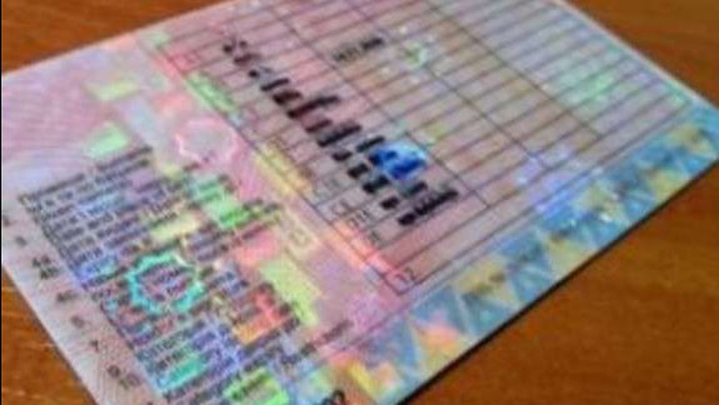 Поліція закрила справу лучанина, який скаржився на відсутність у додатку куплених прав