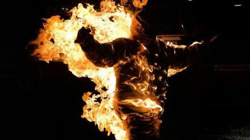 У Києві двоє чоловіків заживо спалили безхатька. ФОТО