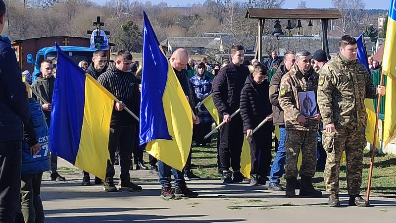 Волиняни провели в останню земну дорогу загиблого Героя Віктора Козачука