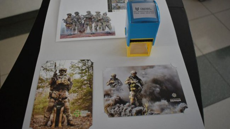 У Луцьку стартував продаж марок, присвячених українським військовим