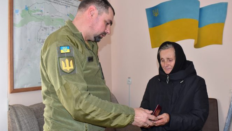 Мамі загиблого захисника з Волині вручили орден сина