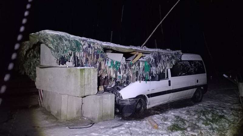 На трасі Київ – Ковель – Ягодин авто протаранило блокпост – четверо травмованих. ФОТО