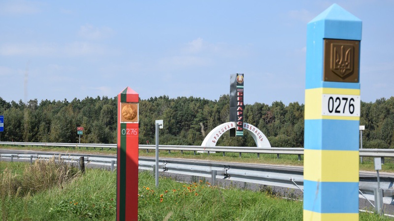 Білорусів лякають, що на них от-от нападе Україна