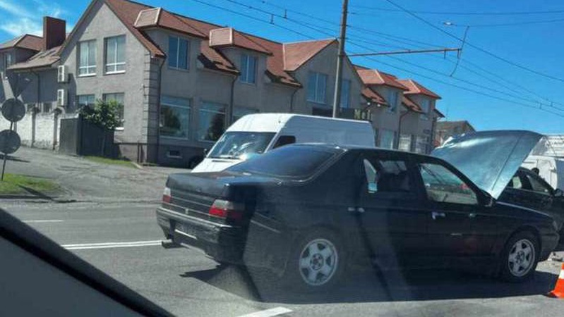 Рух ускладнений: біля Луцька – подвійна аварія. ФОТО