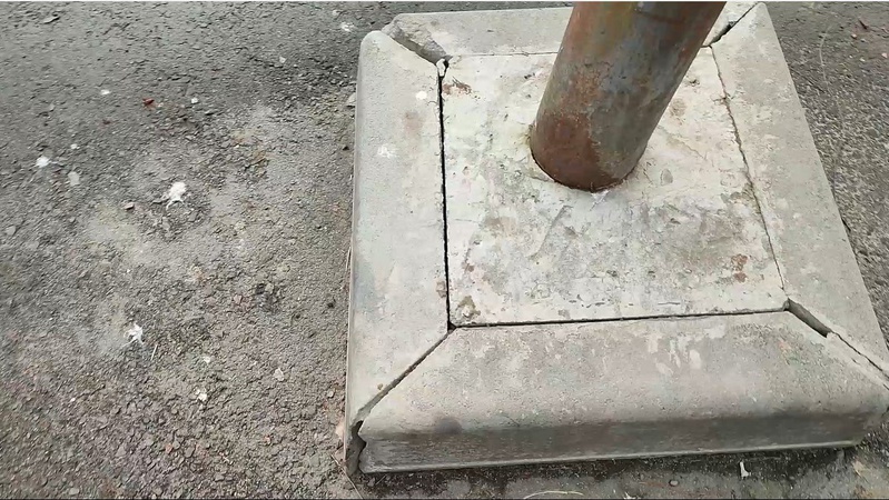 У Луцьку біля школи і дитсадка – аварійна електроопора. ВІДЕО