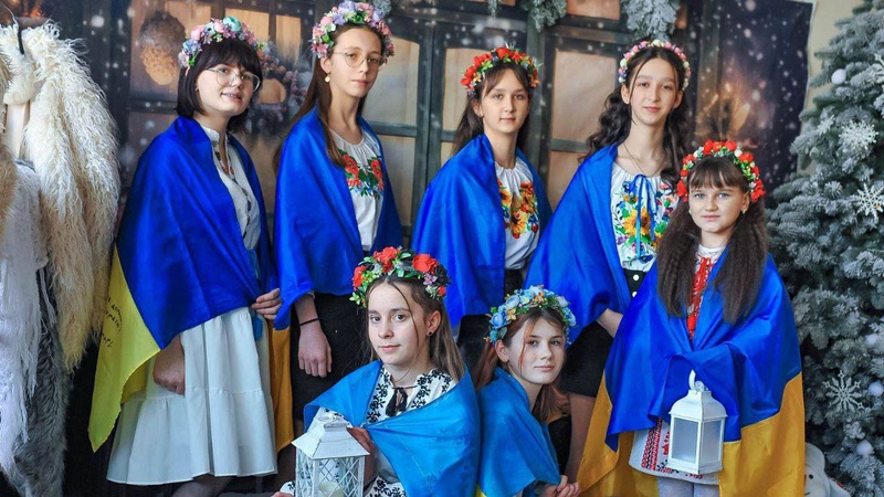 Зібрали чверть мільйона: у Луцькому районі школярки займаються благодійністю
