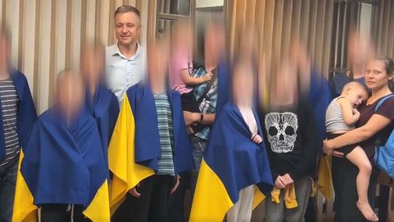 Україна повернула ще 13 дітей з окупованих територій