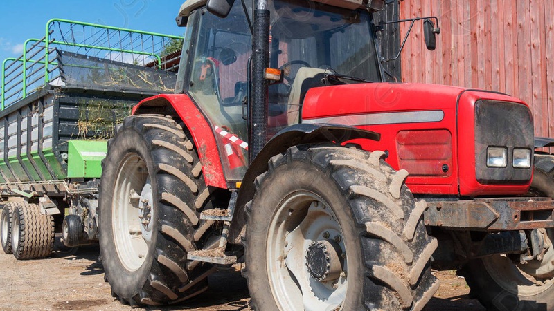 На волинській фермі жінка загинула під колесами трактора