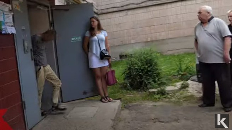 У Луцьку неадекват зачинився з жінкою в квартирі і хотів підпалити помешкання