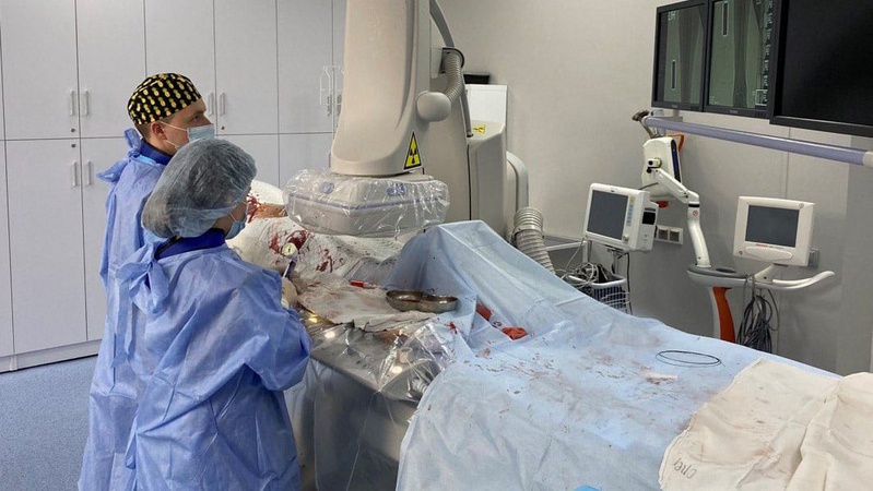 Ледь не залишився без ніг: волинські лікарі успішно прооперували чоловіка