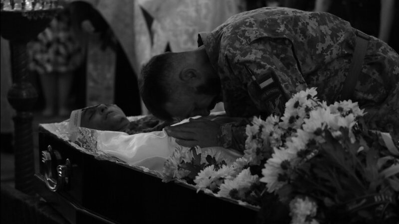 Луцька громада провела в останню путь двох захисників України. ФОТО