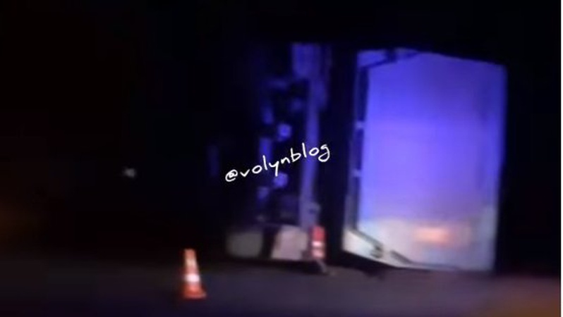 На Волині перекинулася фура. ВІДЕО