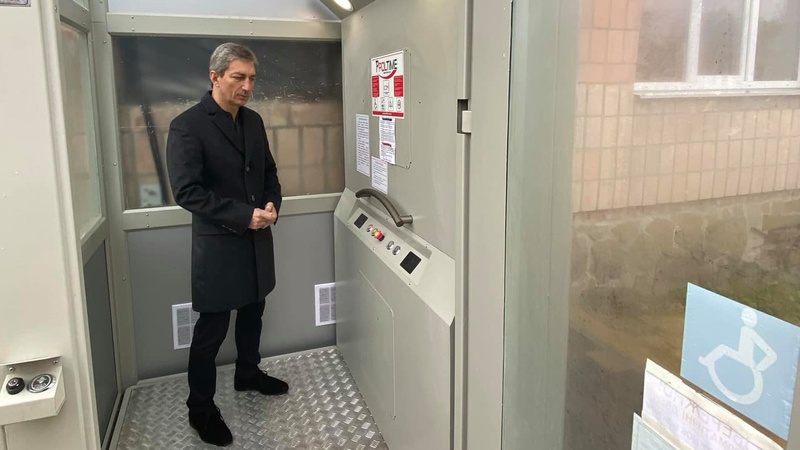 У Ковельській лікарні з’явився ліфт для людей з особливими потребами